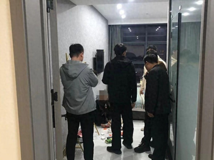 十人被抓！安阳市警方查处了一起卖淫嫖娼案